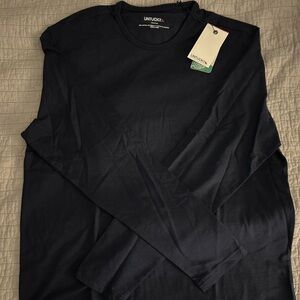 UNTUCKit Ecosoft Long-Sleeve Tee Men’s Medium Dark Blue
